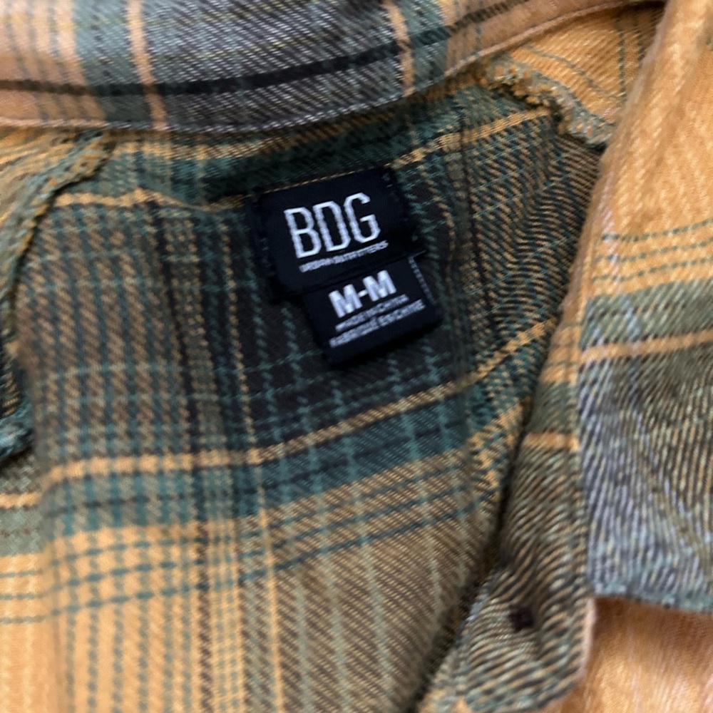 Women’s Urban Outfitters BDG Size Medium Flannel - Picture 3 of 3